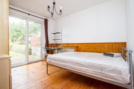 4 bedroom terraced house to rent - Photo 3