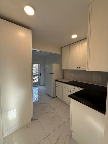 48 Alma Street North - Photo 5