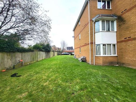 Knightsbridge Court, Langley, SL3 - Photo 1