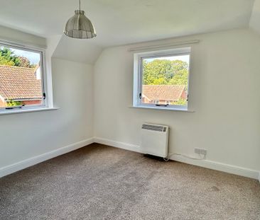 3 bedroom Three Bedroom Barn Conversion to rent - Photo 6