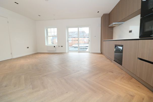 Lyons Court, Dorking, RH4 - Photo 1