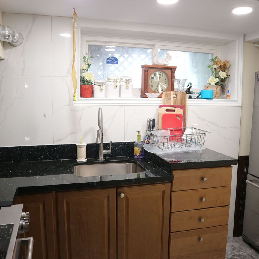 For Lease - 11 Bankfield Drive Unit# B1, Toronto, Ontario - Photo 1