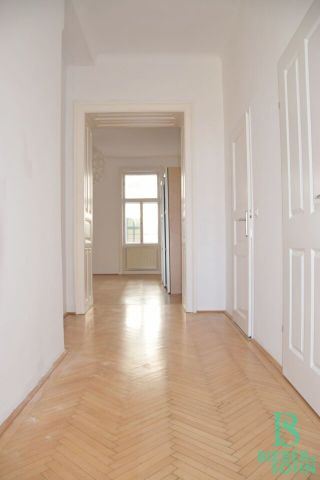 Herrlicher Garten steht zur Verfügung! Charmante, top renovierte, großzügige Altbauwohnung! - Photo 5