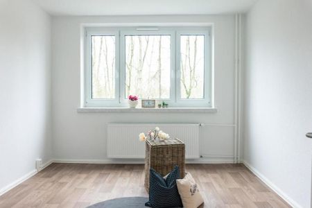 Familien aufgepasst - sanierte 3-Raum-Wohnung mit Balkon - Photo 2