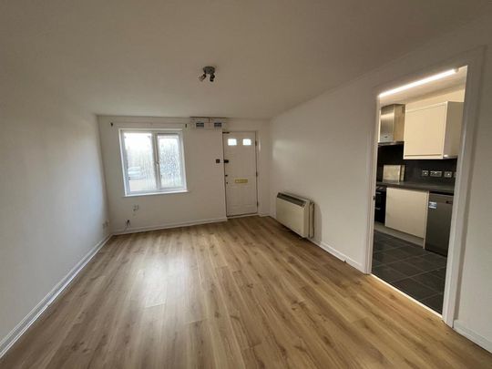 2 bedroom maisonette to rent - Photo 1