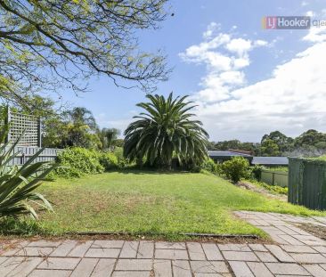 “SPACIOUS, LIGHT AND BRIGHT FAMILY HOME WITH VIEWS!” - Photo 3