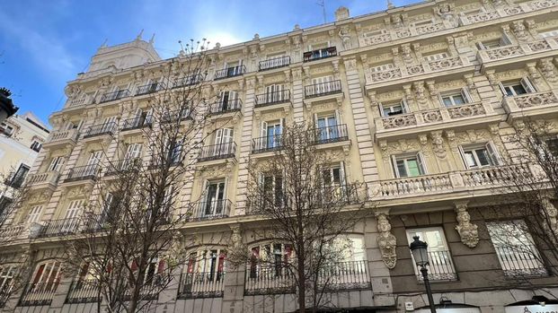 Piso de alquiler en Calle del Arenal, 19, Sol - Photo 1