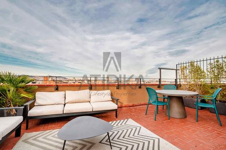 Apartamento de alquiler temporal con rooftop comunitario en Ronda Sant Antoni, Barcelona - Photo 3