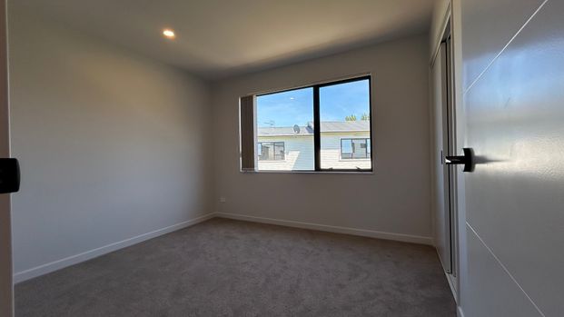 Modern Family Living in Prime Location - Photo 1