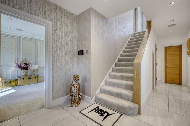 Courtland Drive, Chigwell - Photo 1