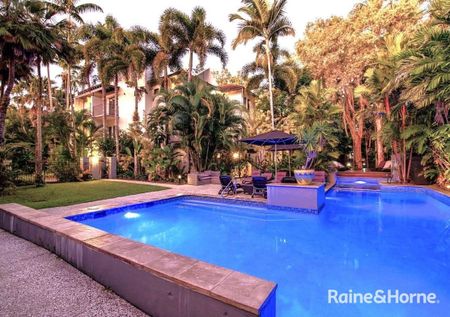 2 BEDROOM : 1 BATHROOM : FULLY FURNISHED : RESORT STYLE LIVING : CLOSE TO TOWN & BEACH - Photo 4