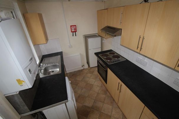 4 bedroom terraced house to rent - Photo 1