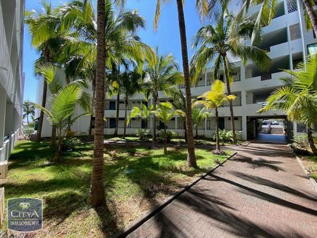 Location Appartement 1 pièce 25m² ST GILLES LES BAINS 97434 - Photo 3