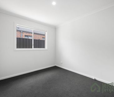 Spacious 4-Bedroom Family Home with Modern Comforts - Photo 5