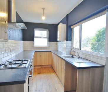 3 bedroom end of terrace house to rent - Photo 5