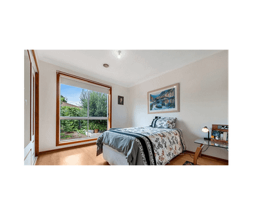 Well-Maintained Family Home in Roxburgh Park - Photo 5