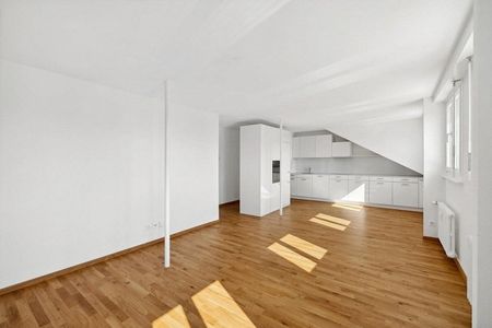 frisch sanierte Dachwohnung in ruhiger Liegenschaft - Photo 4