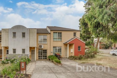 43 Kierens Way, Chadstone VIC 3148 - Townhouse For Rent | Domain - Photo 2