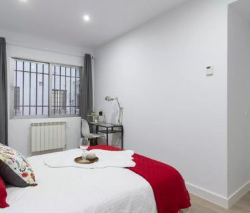 Modern room for rent in 8-bedroom apartment in Delicias - Foto 6