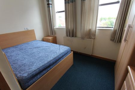 9 bedroom flat to rent - Photo 2