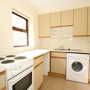 Mount Hermon Road, Woking - Photo 2