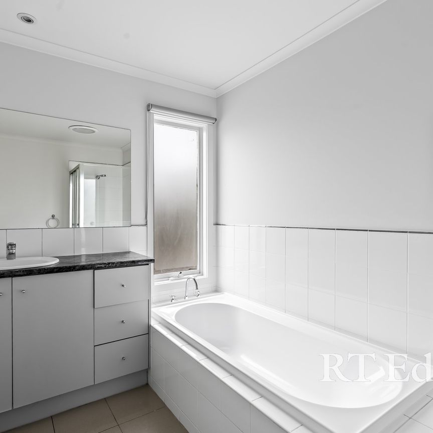 Thinking of selling? Contact our agent - Photo 1