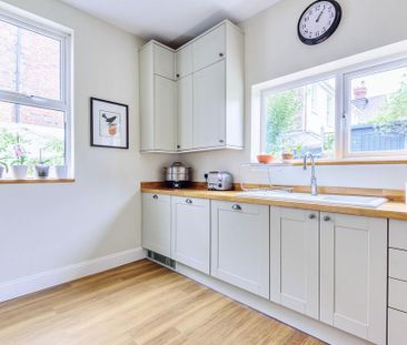 4 bedroom terraced house to rent - Photo 6