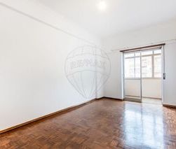 Apartment 3 bedrooms for rent Beato Lisboa - parking space, garage - Photo 3