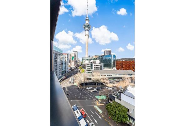 Ramada, 901/147 Victoria Street West - Photo 1