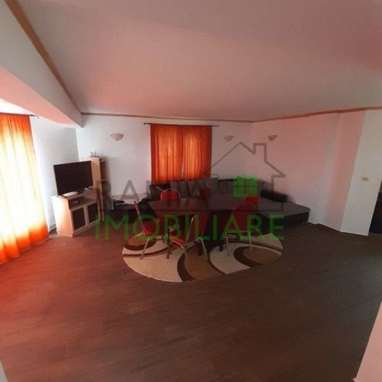 Casa de închiriat Eleganta si Spatioasa in Bran. - Fotografie 1