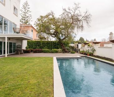 Luxury 7 room Detached House for rent in Lisbon - Photo 2