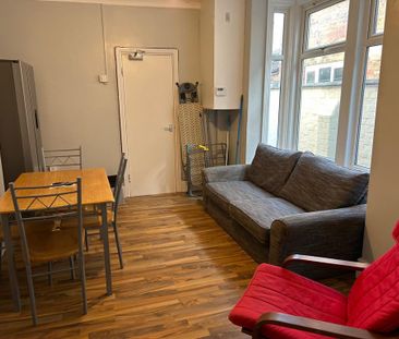 1 bedroom bedsit to rent - Photo 1