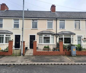 Partly Furnished 3 Bedroom Mid Terrace - Photo 2