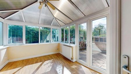 3 bedroom semi-detached house to rent - Photo 2