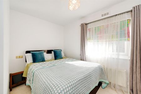 Wavel Mews, South Hampstead, London - Photo 5