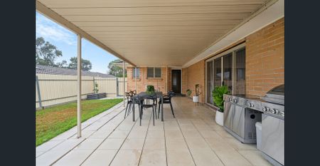 3 Bedroom Home with a pool in Paradise! - Photo 2