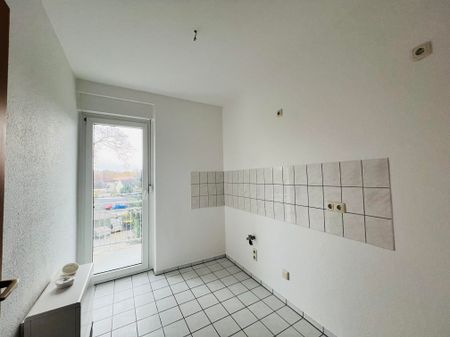 Frisch renoviert, ruhig und idyllisch gelegen und mit Balkon! - Photo 2