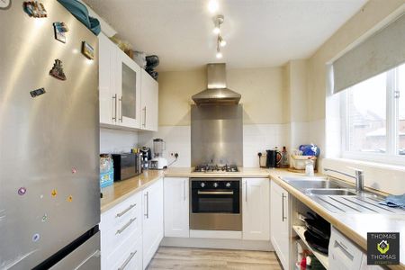 2 bedroom terraced house to rent - Photo 2