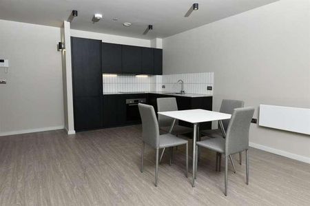 Flat, Hulme Hall Road, Manchester, M15 - Photo 5