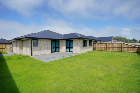 Brand New Home in Ravenswood, Waimakariri - Rural Outlook! - Photo 5