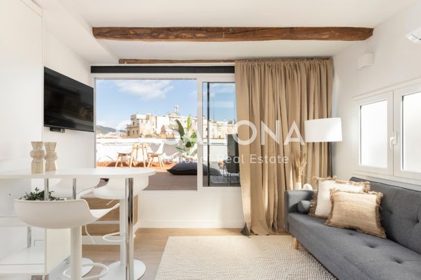 Stylish Studio with Private Terrace in Eixample - Photo 1