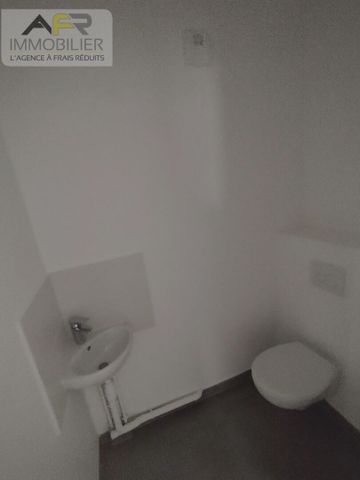 Location Appartement 4 pièces 82m² - Photo 2