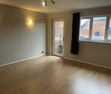 2 bedroom maisonette to rent - Photo 4