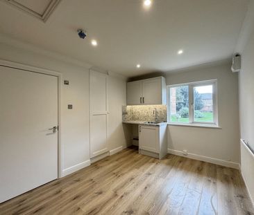 Studio Flat, Creswick Road, W3 - Photo 2