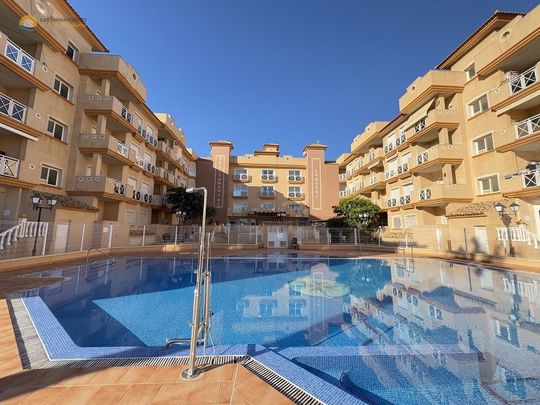 Flat with garage and communal pool - Photo 1