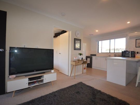 FULLY FURNISHED - CONTACT AGENT FOR AVAILABILITY - Photo 1