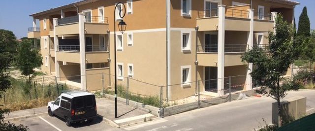 T3 AVEC TERRASSE ET PARKINGS - Photo 1