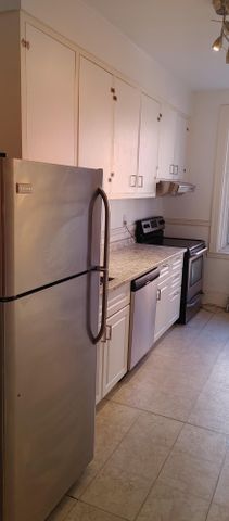 4702 Queen Mary Road - Beautiful 1-bedroom apartment - Photo 5