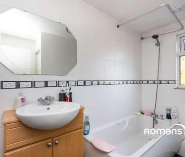 Whitley Road, Yateley, Hampshire, GU46 - Photo 3