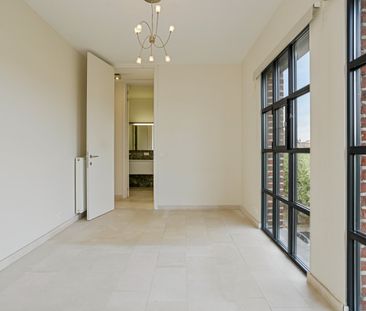 Stijlvol appartement met groot terras in centrum Aalst - Photo 2